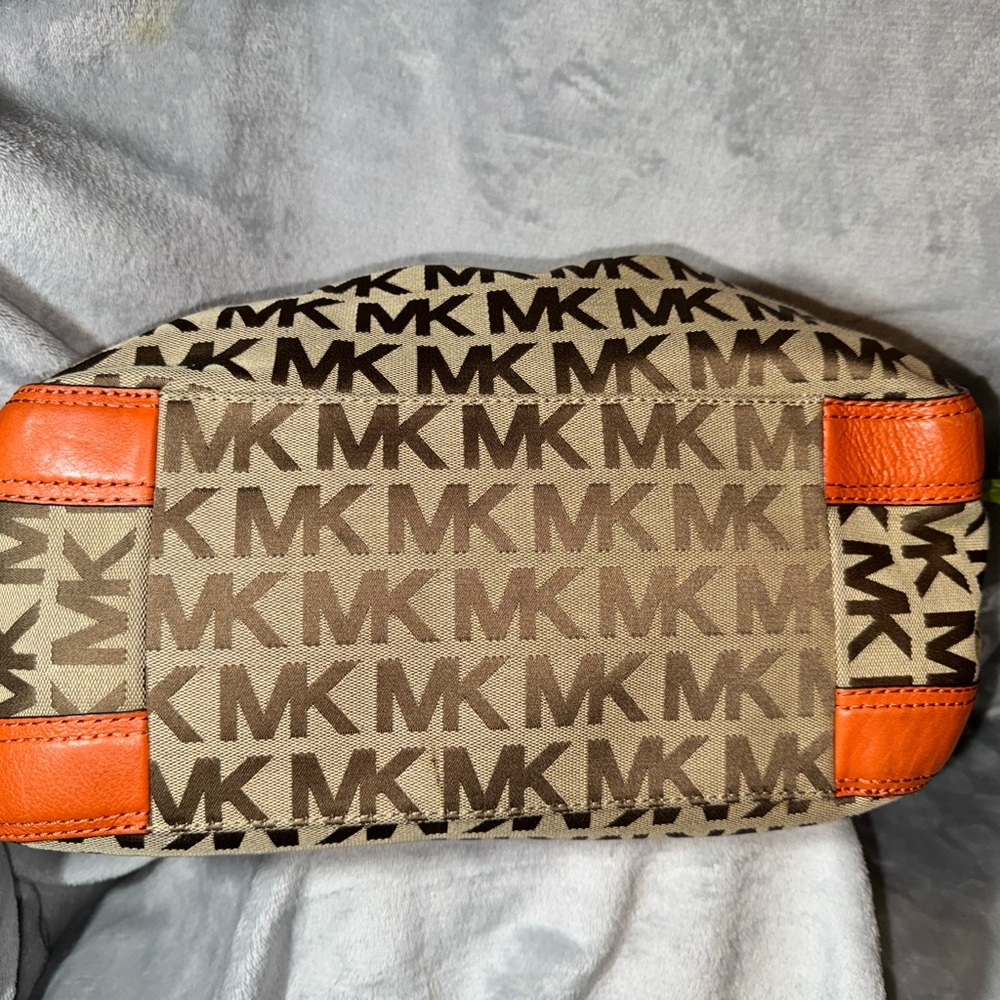 Michael Kors Ludlow Monogram Canvas & Orange Leather Shoulder Bag - Picture 4 of 10